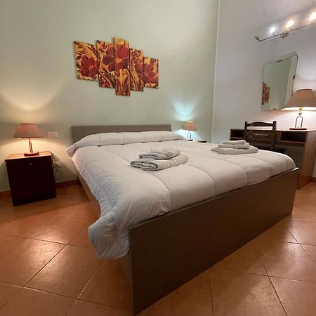 Hola Cathedral House Cadorna Apartment Palermo Bagian luar foto