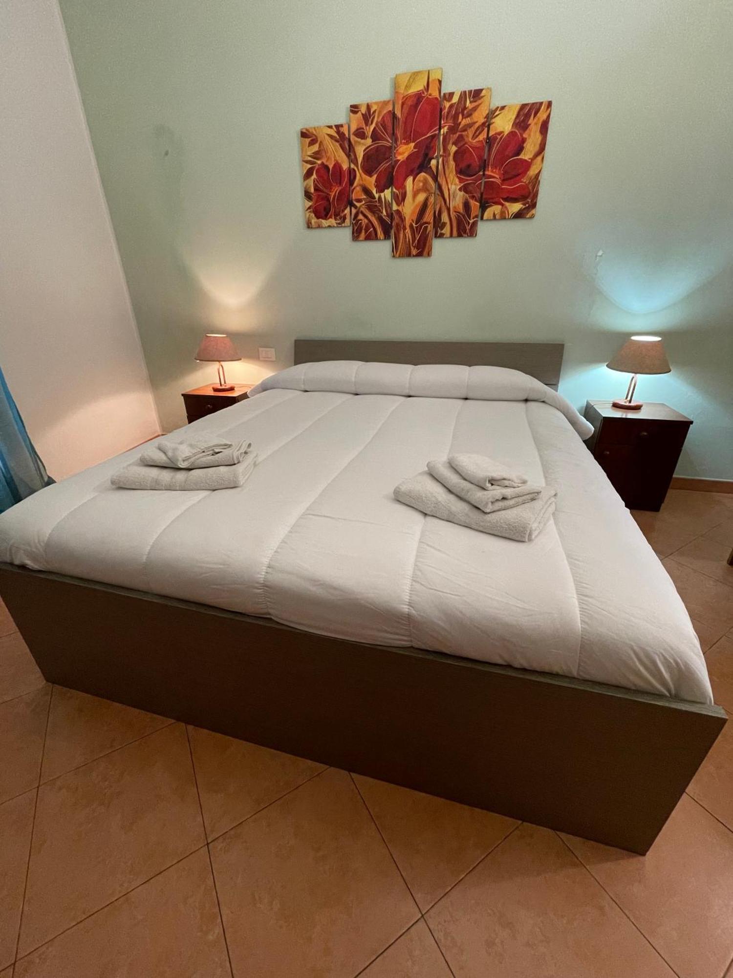 Hola Cathedral House Cadorna Apartment Palermo Bagian luar foto