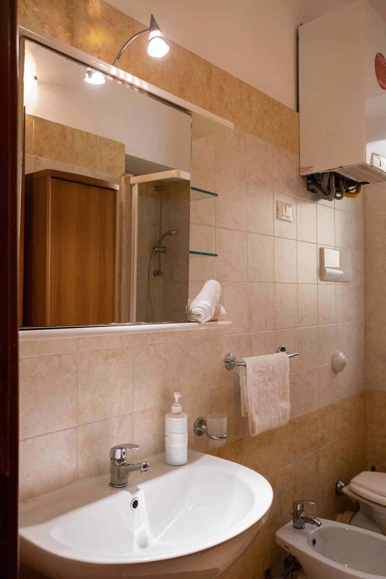 Hola Cathedral House Cadorna Apartment Palermo Bagian luar foto