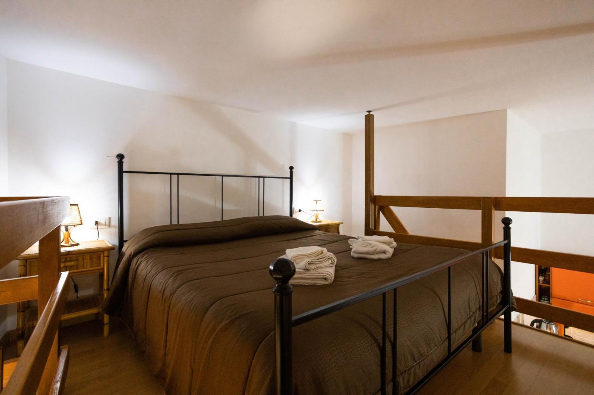 Hola Cathedral House Cadorna Apartment Palermo Bagian luar foto